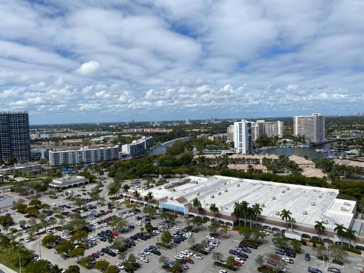 1b-1b Amazing View Bw 30a Hallandale Beach