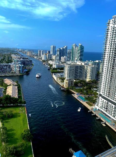 1b-1b Amazing View Bw 30a * Hallandale Beach